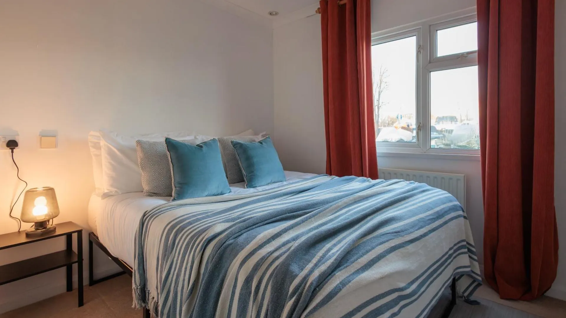 Apartment Quiet Comfy Riverside Lodge - Club Casita Christchurch  United Kingdom