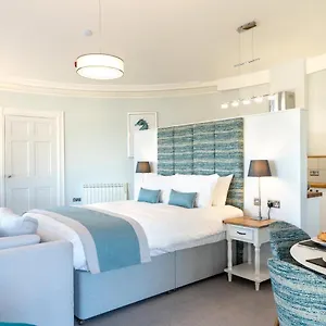 Sandhills Apartments, Mudeford Apartment