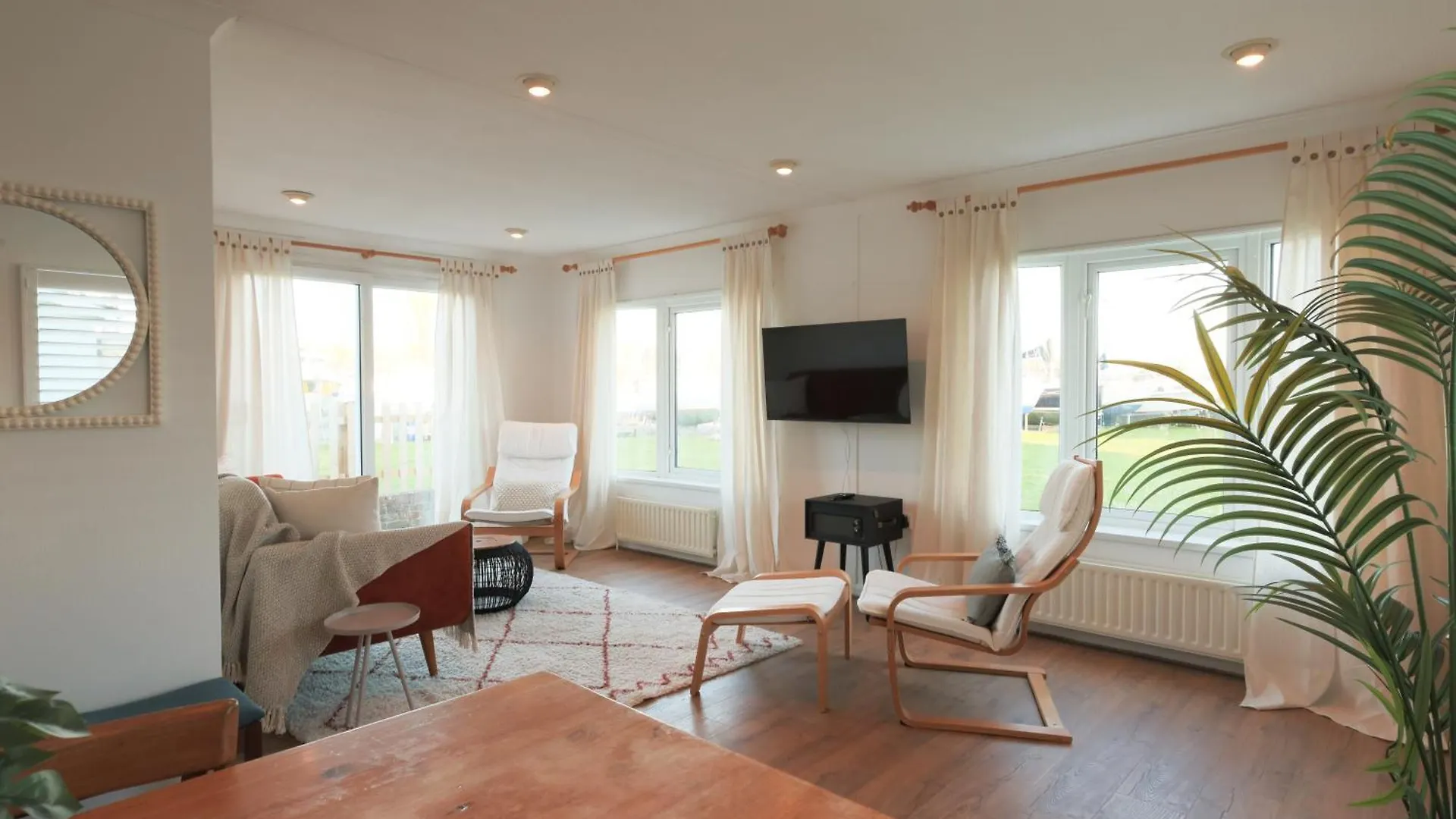 Quiet Comfy Riverside Lodge - Club Casita 크리스트처치