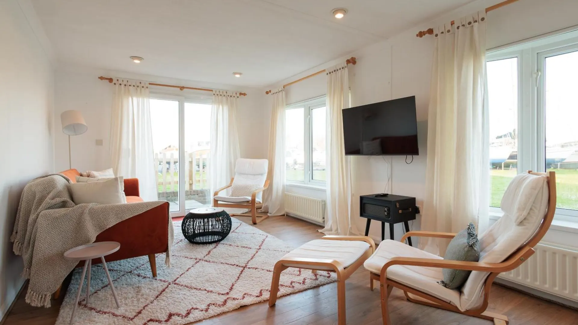 Quiet Comfy Riverside Lodge - Club Casita 크리스트처치